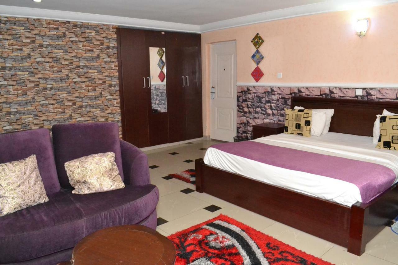 Limoh Suites Benin City Exterior foto