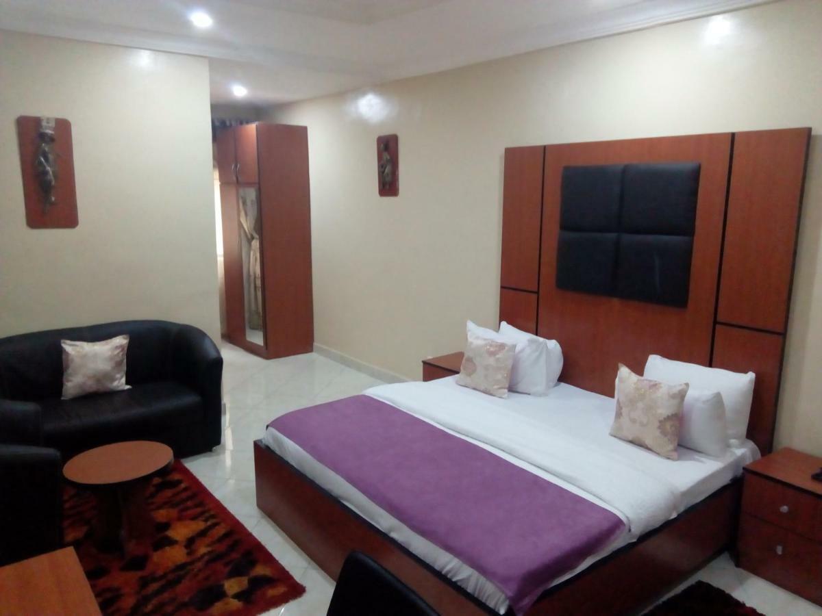 Limoh Suites Benin City Exterior foto