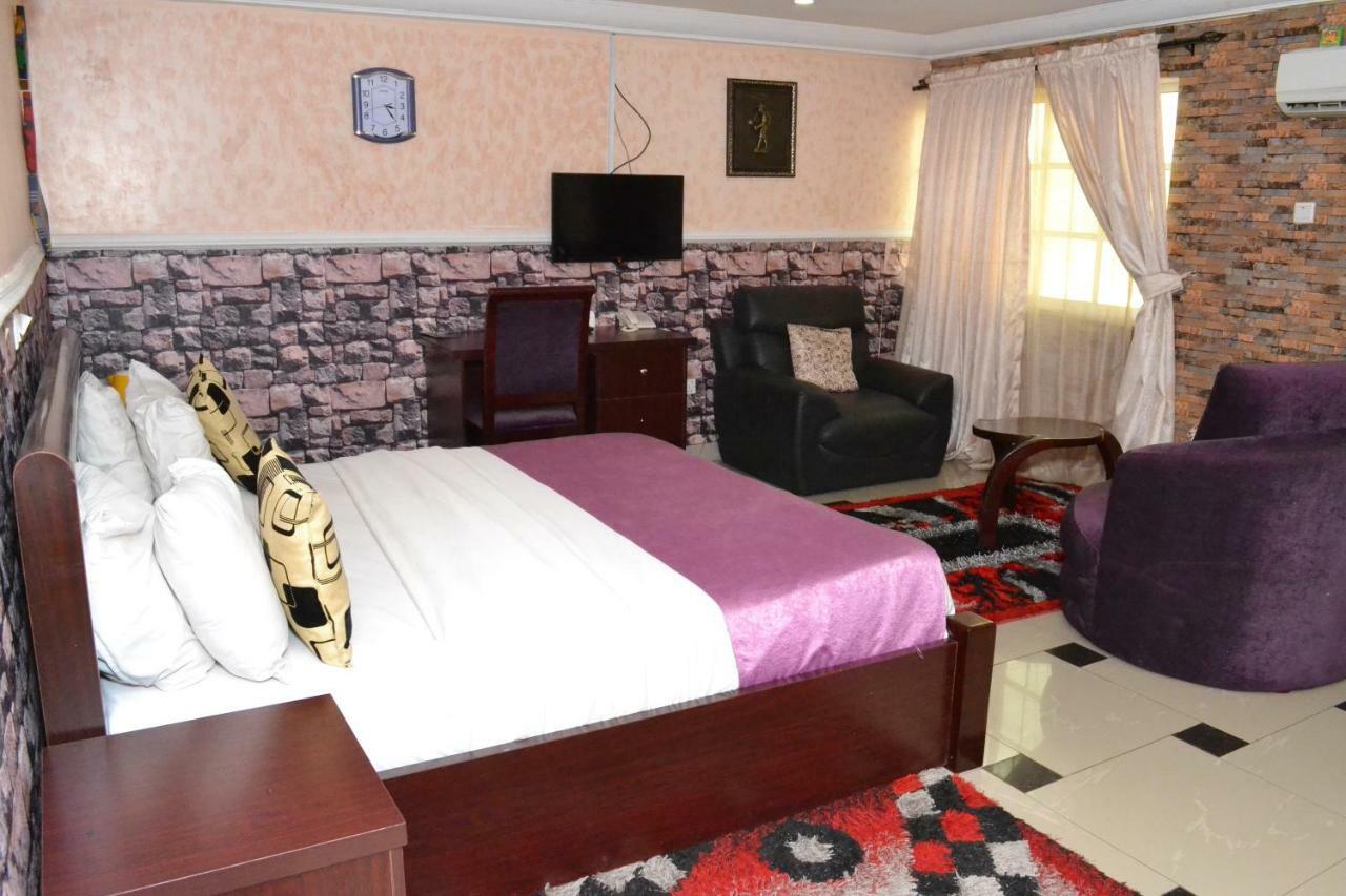 Limoh Suites Benin City Exterior foto
