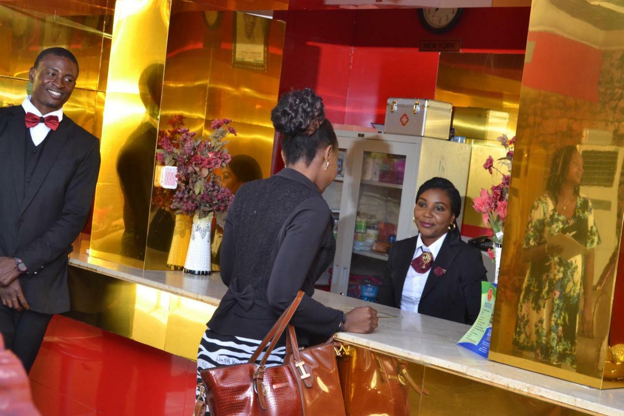 Limoh Suites Benin City Exterior foto