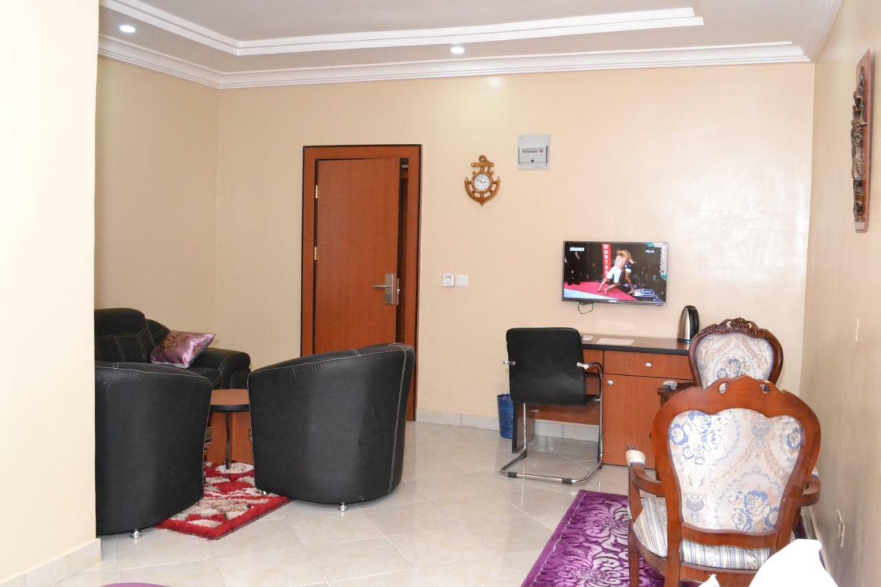 Limoh Suites Benin City Exterior foto