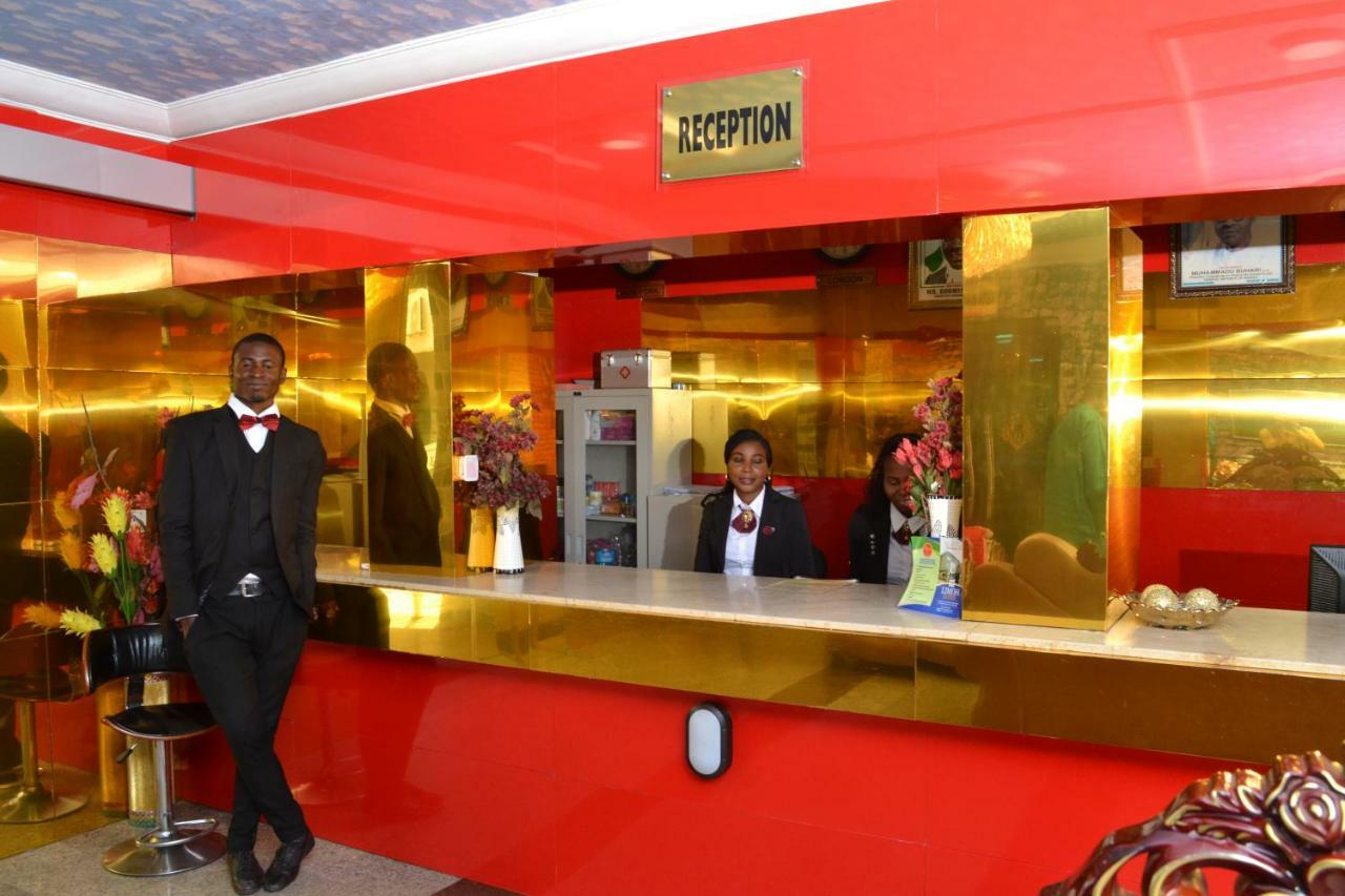 Limoh Suites Benin City Exterior foto