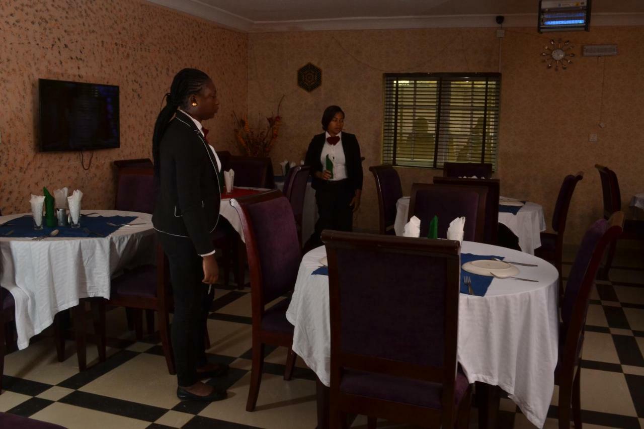 Limoh Suites Benin City Exterior foto