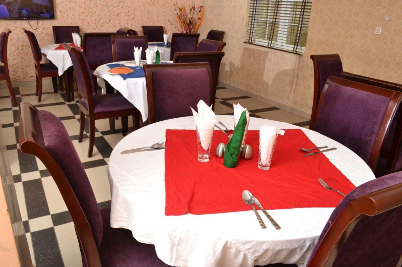 Limoh Suites Benin City Exterior foto