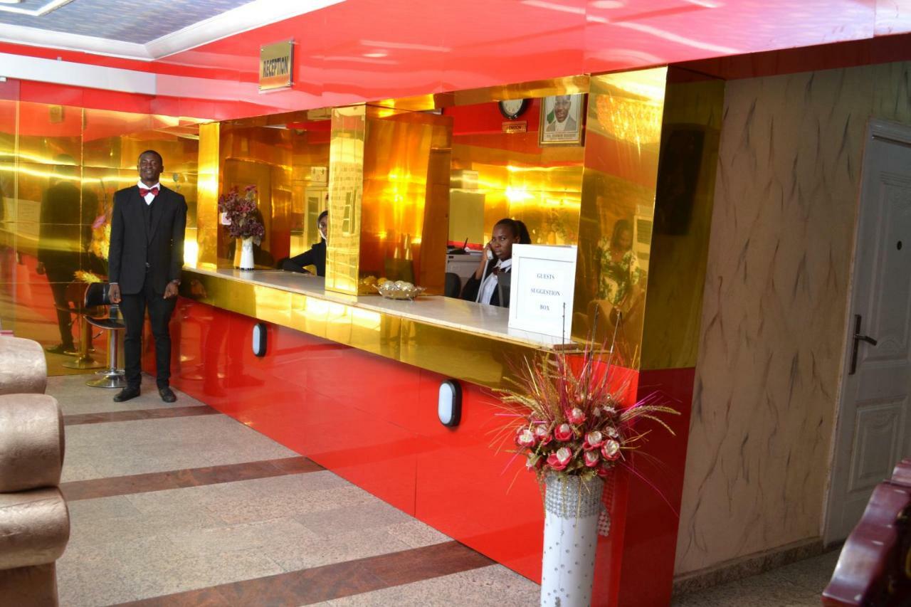 Limoh Suites Benin City Exterior foto