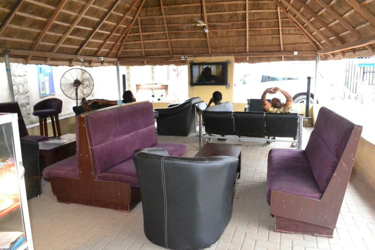 Limoh Suites Benin City Exterior foto