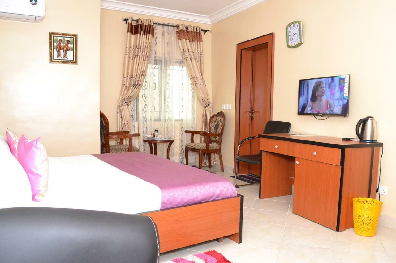 Limoh Suites Benin City Exterior foto