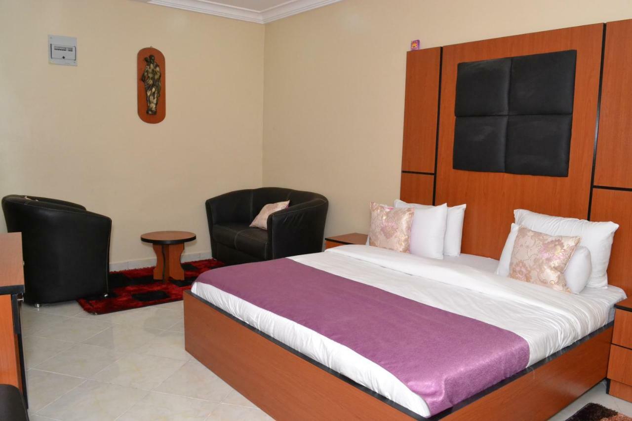 Limoh Suites Benin City Exterior foto